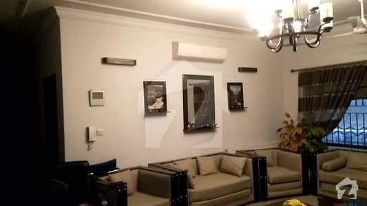 666 Sq Yd Triple Storey House Is Available For Sale In F11 666 Sq Yd Triple Storey House Is Available For Sale In F11