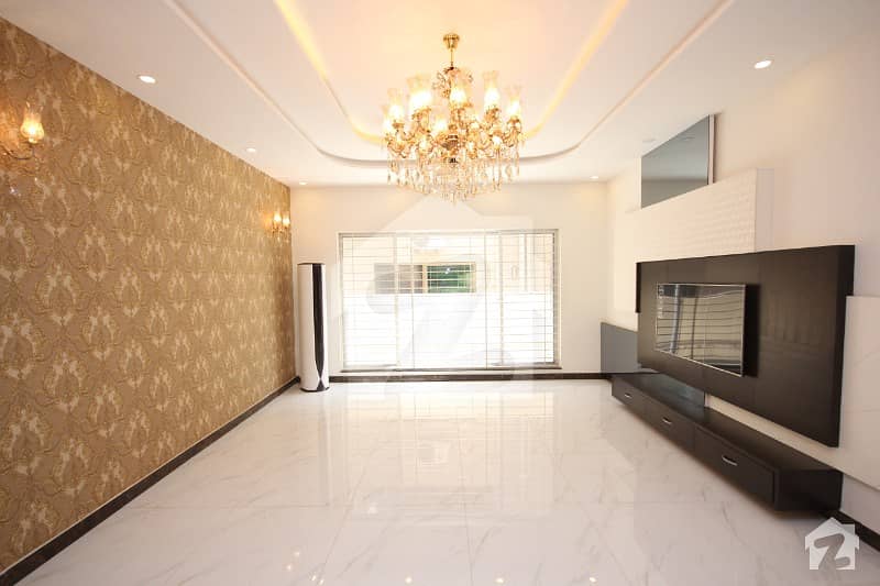 Leads Offer Kanal Lavish Design Bungalow In The Central Location Of Dha