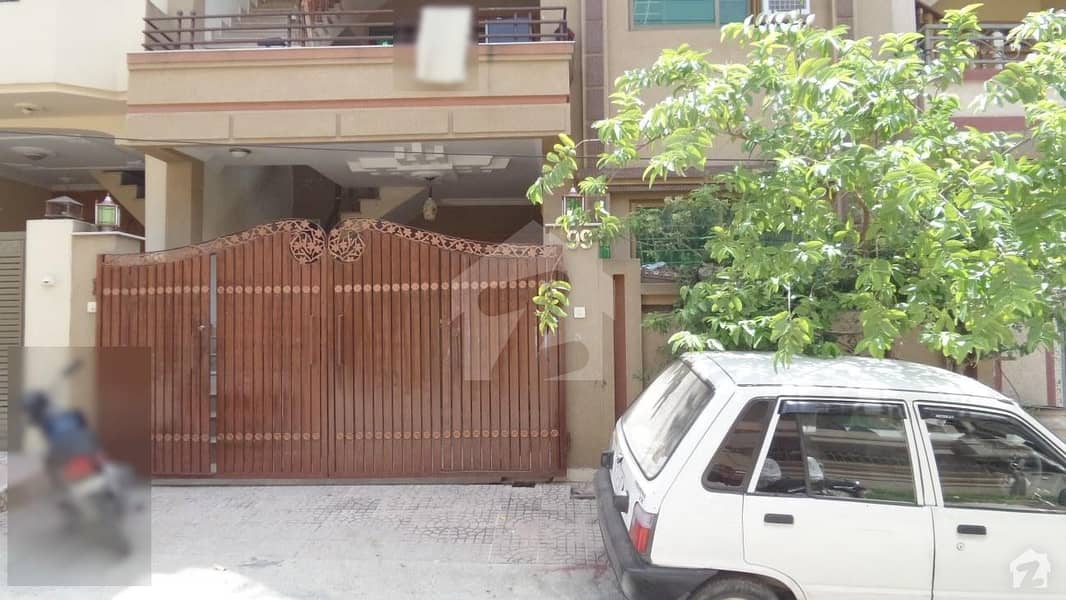پاکستان ٹاؤن اسلام آباد میں 4 کمروں کا 5 مرلہ مکان 1. 1 کروڑ میں برائے فروخت۔