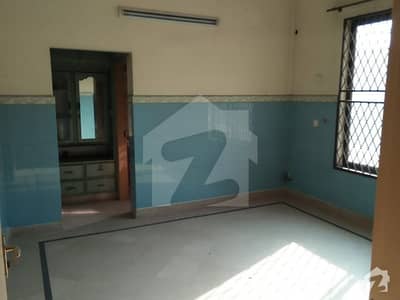 Room For Rent In 128 Civic Centre Liaqat Chowk Sabzazar Lahore