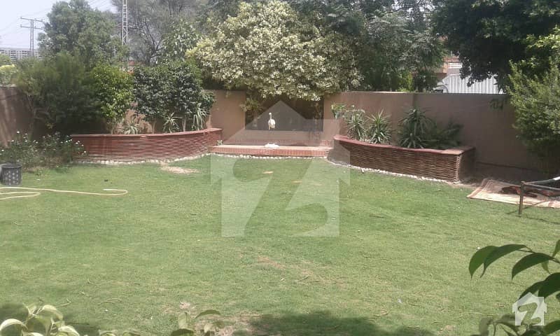 DHA Phase 3 2 kanal Beautiful Full House Available For Rent