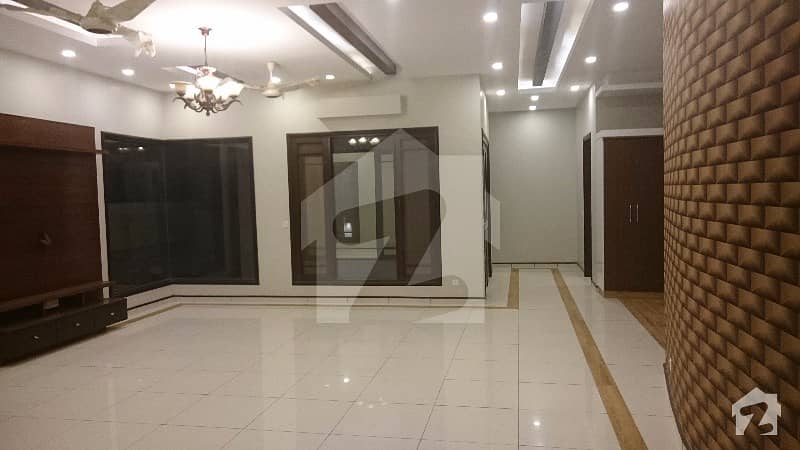 500 Sq Yards Brand New Bungalow 2+3 Bedrooms  For Sale At Prime Location Of Phase 7 Ext