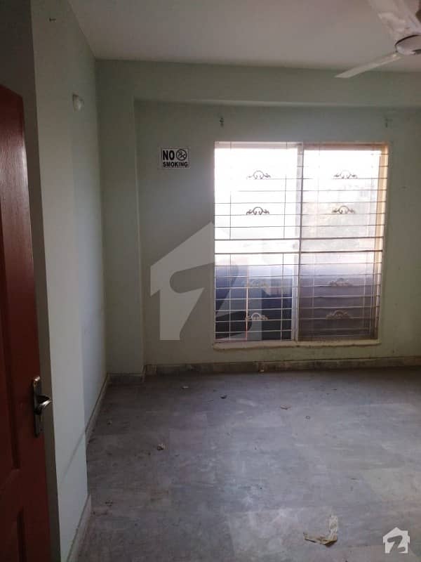 Hot Offer 4 Marla Beautiful Flat Available For Rent In Johar Town (block G4) 60 Feet Road