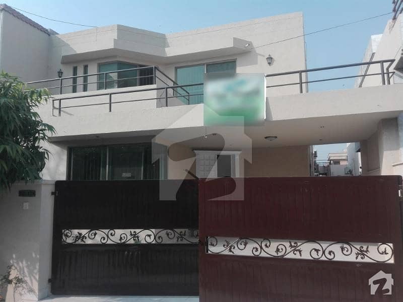 10 Marla Full House Is Up For Rent In DHA Phase 4 - Block EE Lahore