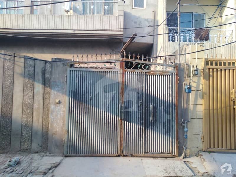 Old House Is Available For Sale In Gulshan-e-Ravi