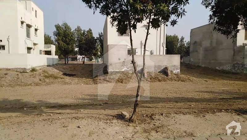 Plot No 8 Corner Rafi Extension Block Bahria Town Lahore Available For Sale