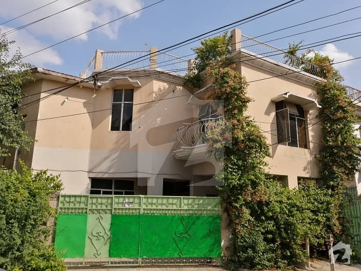 Allama Iqbal Town Badar Block Corner House Available For Sale