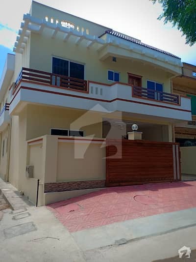 F-11/3 Brand New House 30X70 Corner Excellent Location F-11/3 Brand New House 30X70 Corner Excellent Location