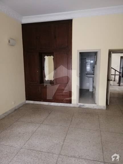 Beautiful Old Solid 500 Yd House In A Peaceful Street In G-7/2 Beautiful Old Solid 500 Yd House In A Peaceful Street In G-7/2