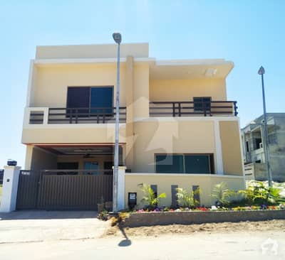 High Quality Corner House With Extra Land High Quality Corner House With Extra Land