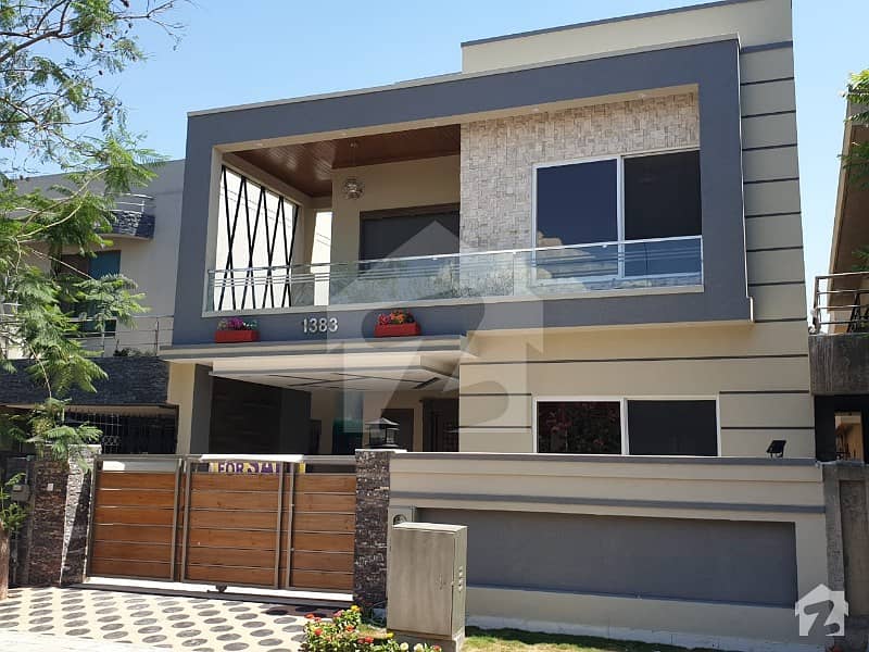 Gorgeous Brand New 5 Bedroom 10 Marla Double Unit House