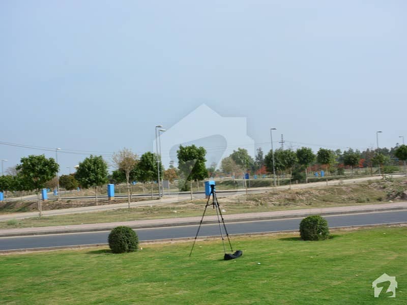 1 Kanal Residential Corner Plot Open Form For Sale On Easy Installments In EE Block Bahria Town Lahore