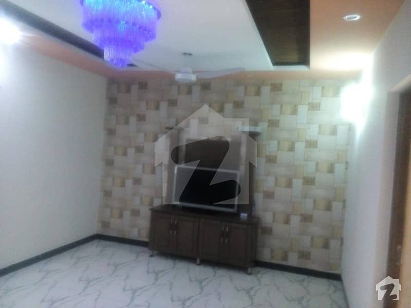GOLDEN OFFER 5 marla ALMOST NEW DOUBLE UNIT HOUSE in Johar Town BLOCK D2 Near LDA OFFICE