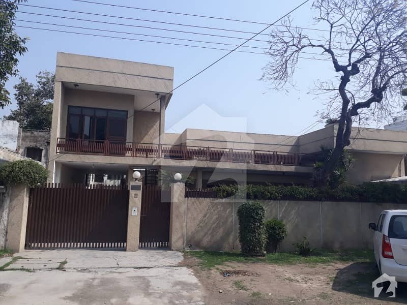 1 Kanal Furnished Luxury Bungalow On Rent In Satellite Town Gujranwala