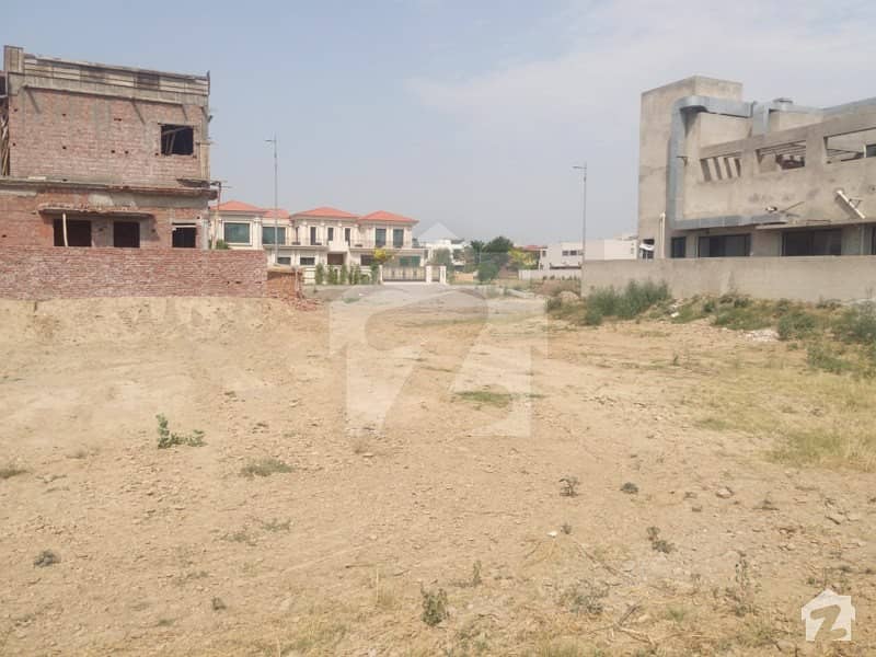 Prime Location Kanal Plot On 120ft Main Road