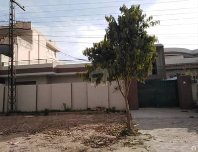نیو سیٹلائٹ ٹاؤن سرگودھا میں 1 کنال مکان 1. 5 لاکھ میں کرایہ پر دستیاب ہے۔ نیو سیٹلائٹ ٹاؤن سرگودھا میں 1 کنال مکان 1. 5 لاکھ میں کرایہ پر دستیاب ہے۔