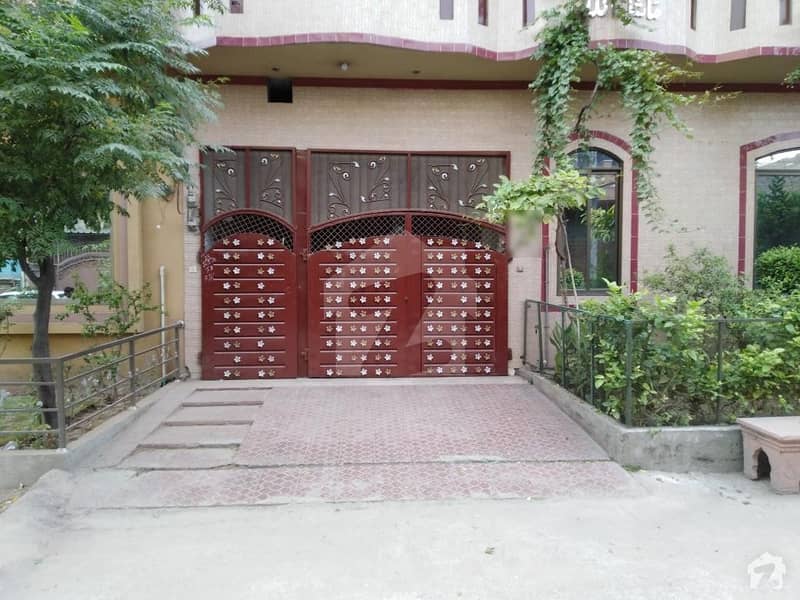 کینال بینک ہاؤسنگ سکیم لاہور میں 4 کمروں کا 6 مرلہ مکان 1. 3 کروڑ میں برائے فروخت۔