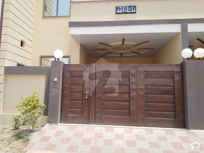Here Is A Good Opportunity To Live In A Well-Built Here Is A Good Opportunity To Live In A Well-Built