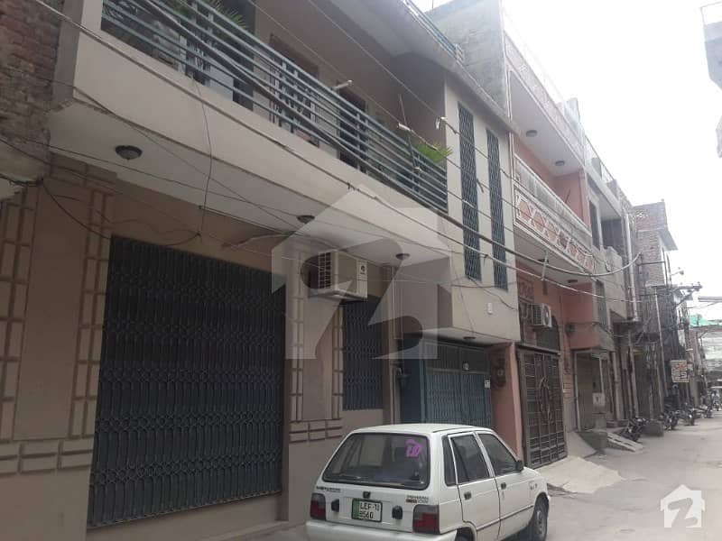 چاہ میراں لاہور میں 4 کمروں کا 6 مرلہ مکان 1.5 کروڑ میں برائے فروخت۔