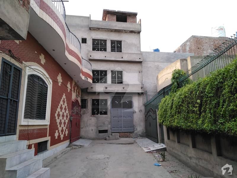 کینال بینک ہاؤسنگ سکیم لاہور میں 5 کمروں کا 4 مرلہ مکان 80 لاکھ میں برائے فروخت۔