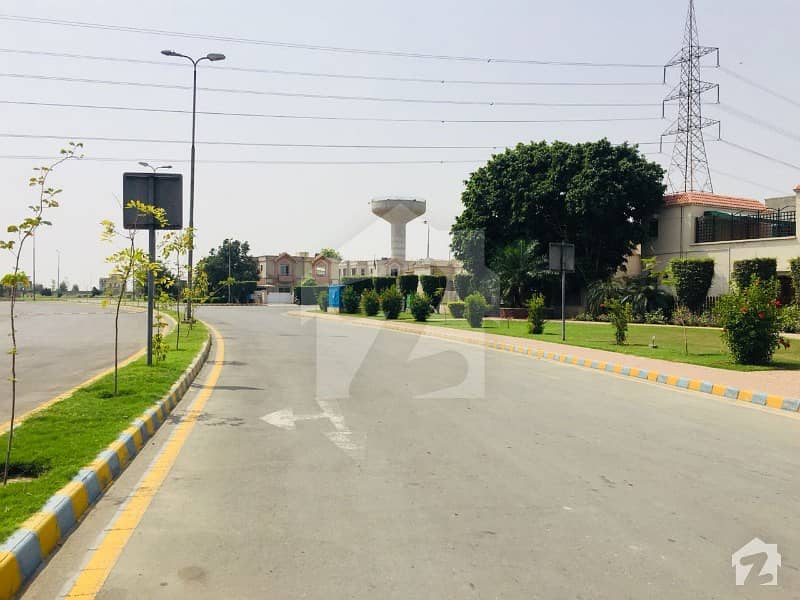 لیک سٹی ۔ سیکٹر ایم ۔ 5 لیک سٹی لاہور میں 10 مرلہ رہائشی پلاٹ 77 لاکھ میں برائے فروخت۔