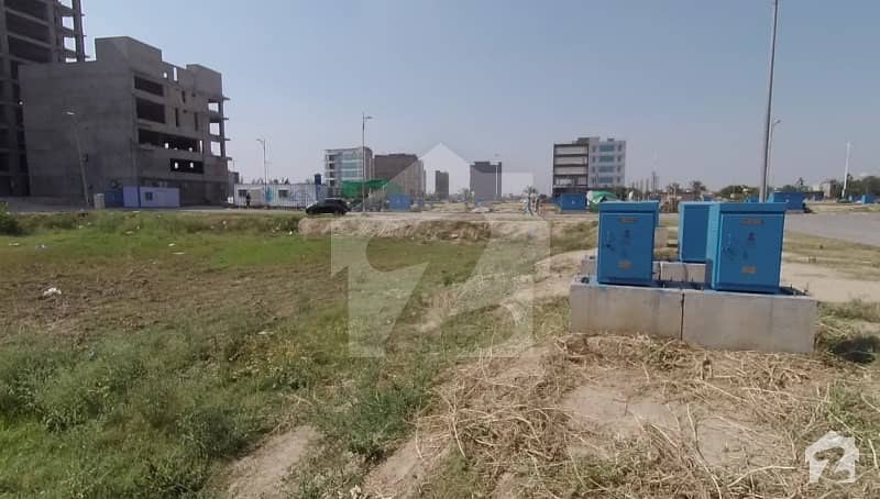 8 Marla Commercial Plot For Sale  Facing Parking At The Back Of Commercial Dha Phase 8 D Block Broadway