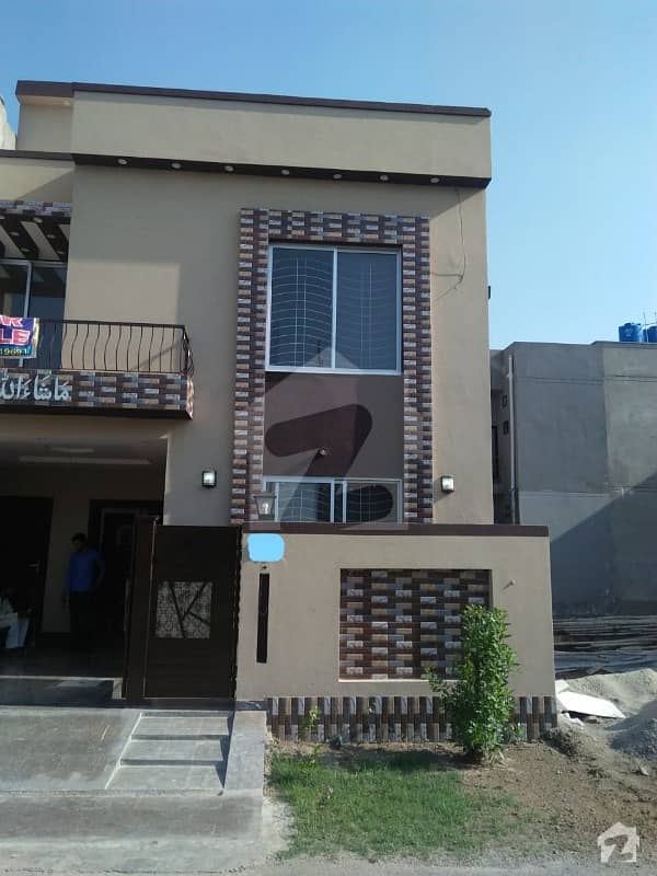 5 Marla Brand New Classy Woody Shade Facing Family Park Hot House For Sale In Canal Gardens Block Aa Near Bahria Town Lahore