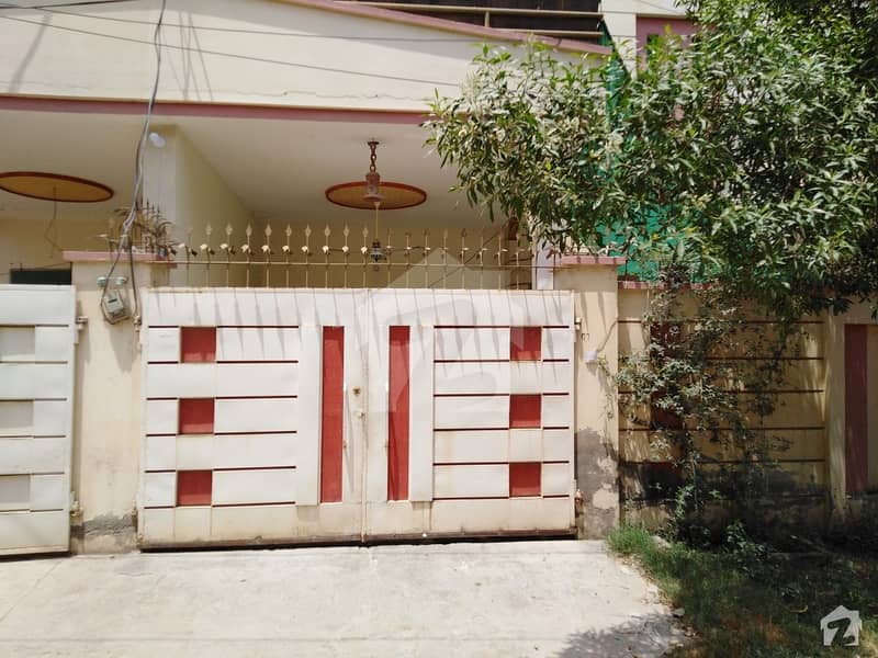 بوسان روڈ ملتان میں 3 کمروں کا 4 مرلہ مکان 45 لاکھ میں برائے فروخت۔