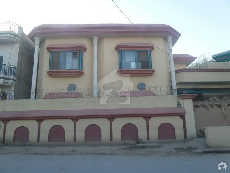 House Is Available For Sale In Lalazar 1