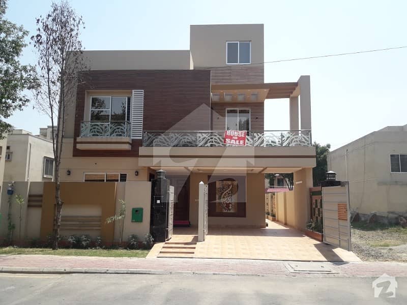 Brand New 10 Marla Luxury House Is Available For Sale In Bahria Town Lahore