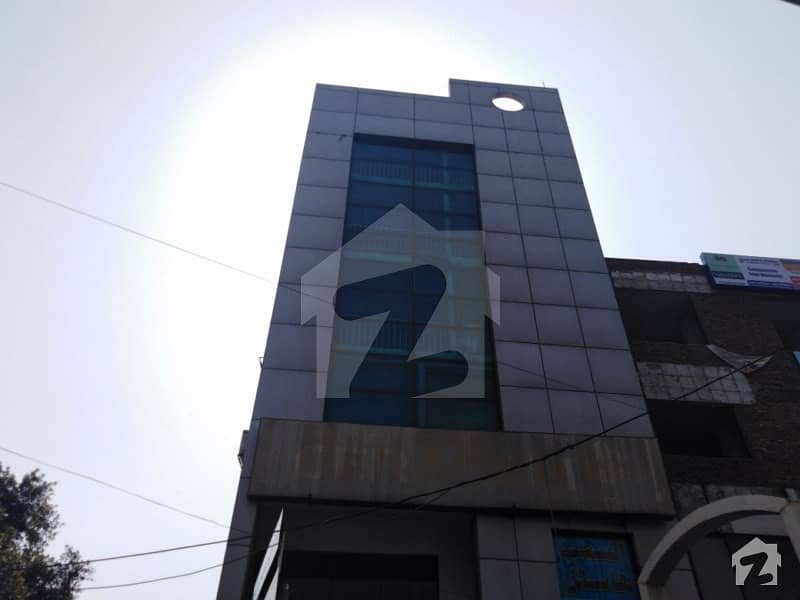 اچھرہ لاہور میں 1 کنال عمارت 2.5 لاکھ میں کرایہ پر دستیاب ہے۔