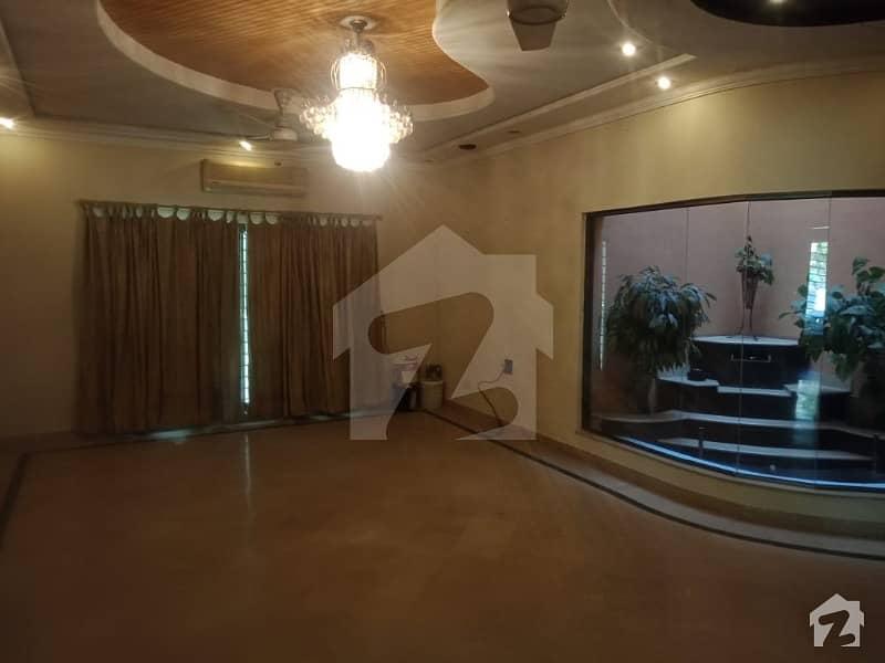 1 Kanal Superb House For Rent With Split Ac And Curtain Installed