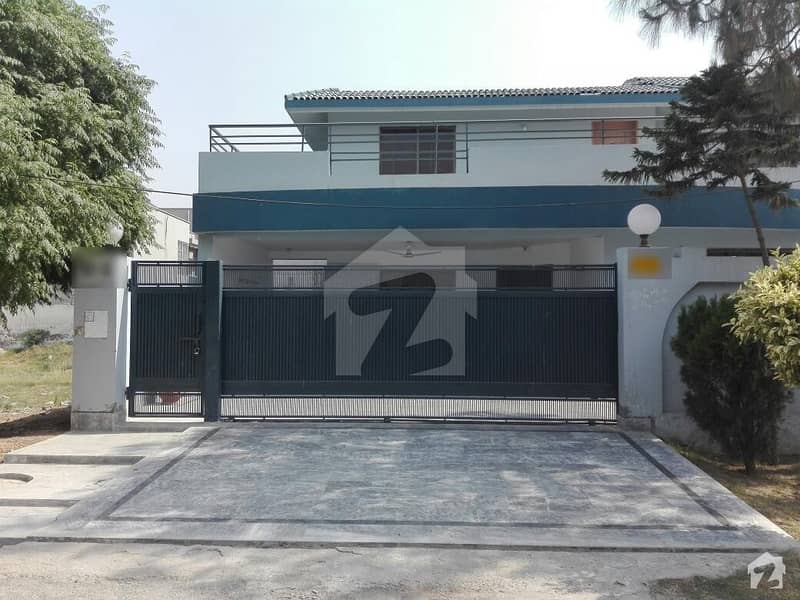 Here Is A Good Opportunity To Live In A Well-Built House Here Is A Good Opportunity To Live In A Well-Built House