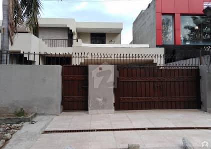 150 Feet Road Commercial House Is Available For Rent