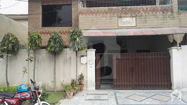 10 Marla 4 Bedrooms Facing Park House For Rent In Askari 9 Lahore Cantt