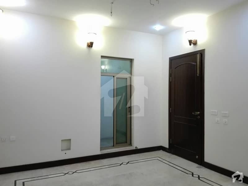 Well-Built Portion Available in Good Location Well-Built Portion Available in Good Location