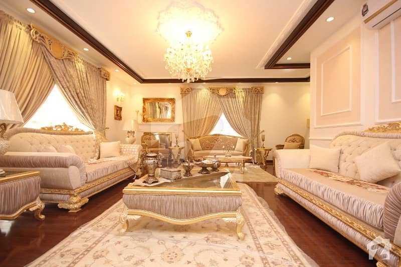 ڈی ایچ اے فیز 5 ڈیفنس (ڈی ایچ اے) لاہور میں 5 کمروں کا 1 کنال مکان 4. 5 کروڑ میں برائے فروخت۔
