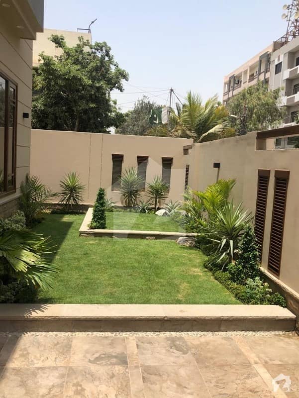 ڈی ایچ اے فیز 6 ڈی ایچ اے کراچی میں 6 کمروں کا 1 کنال مکان 12. 5 کروڑ میں برائے فروخت۔