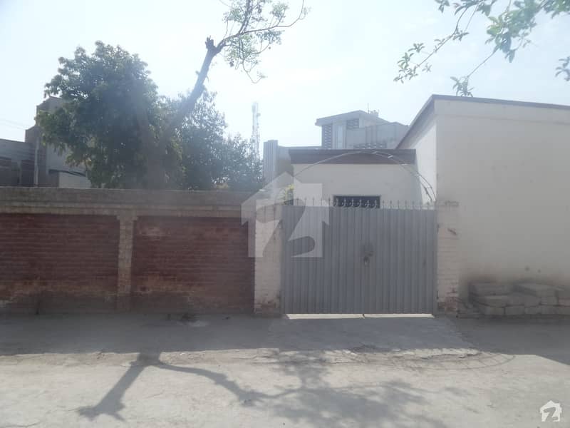 Here Is A Good Opportunity To Live In A Well-built House - Rehman Garden Satiana Road