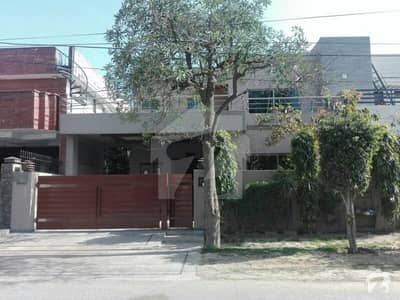 A Beautifully Built House At Good Location A Beautifully Built House At Good Location