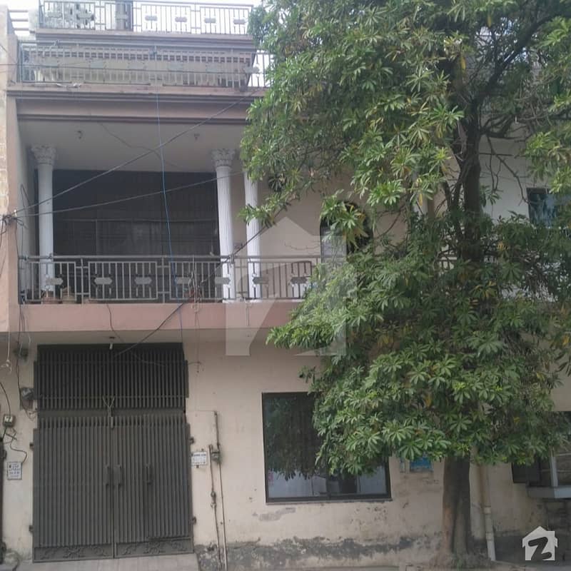 گرین ٹاؤن لاہور میں 3 کمروں کا 5 مرلہ مکان 1.4 کروڑ میں برائے فروخت۔