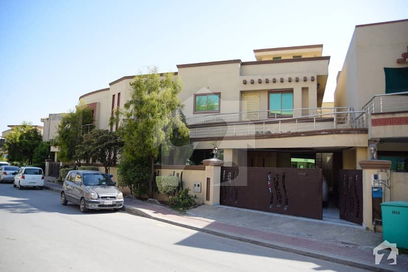 15 Marla House For Sale In Bahria Town Phase 2 On Prime Location