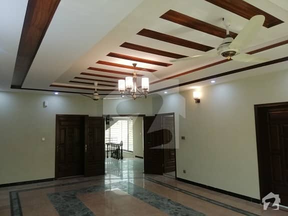 1 Kanal Beautiful Triple Unit House For Rent On Excellent Location