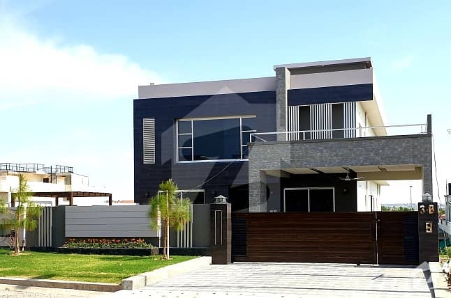 1 Kanal Newly Built Spectacular And Strong House For Sale