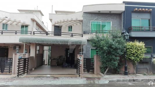 Here Is A Good Opportunity To Live In A Well-Built House Here Is A Good Opportunity To Live In A Well-Built House