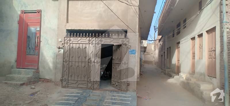 ادرز صادق آباد میں 3 کمروں کا 12 مرلہ مکان 10 ہزار میں کرایہ پر دستیاب ہے۔