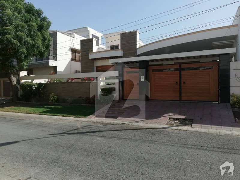 Single Story 570 Square Yards Bungalow Available For Sale Dohs 1 Prime Location Chance Deal