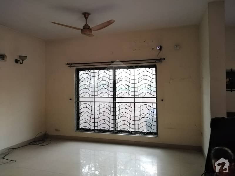 24 MARLA LOWER PORTION IN DHA PHASE 3 BLOCK W 24 MARLA LOWER PORTION IN DHA PHASE 3 BLOCK W