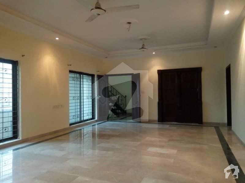 این ایف سی 1 - بلاک سی (این ای) این ایف سی 1 لاہور میں 5 کمروں کا 1 کنال مکان 3. 05 کروڑ میں برائے فروخت۔