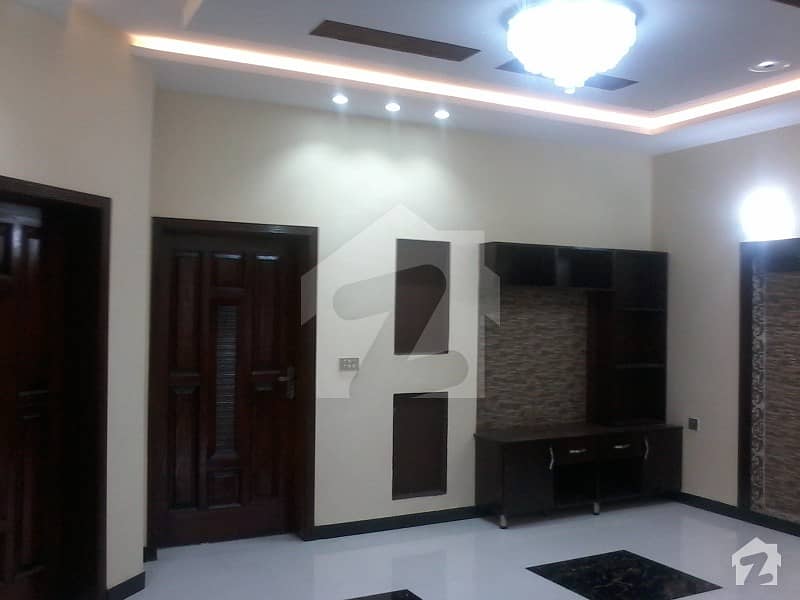 این ایف سی 1 - بلاک ڈی (ایس ای) این ایف سی 1 لاہور میں 5 کمروں کا 10 مرلہ مکان 2. 4 کروڑ میں برائے فروخت۔
